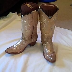 ❤️⭐NWT Corral girl's cowgirl boots size 3 color metallic gold floral leather❤️⭐